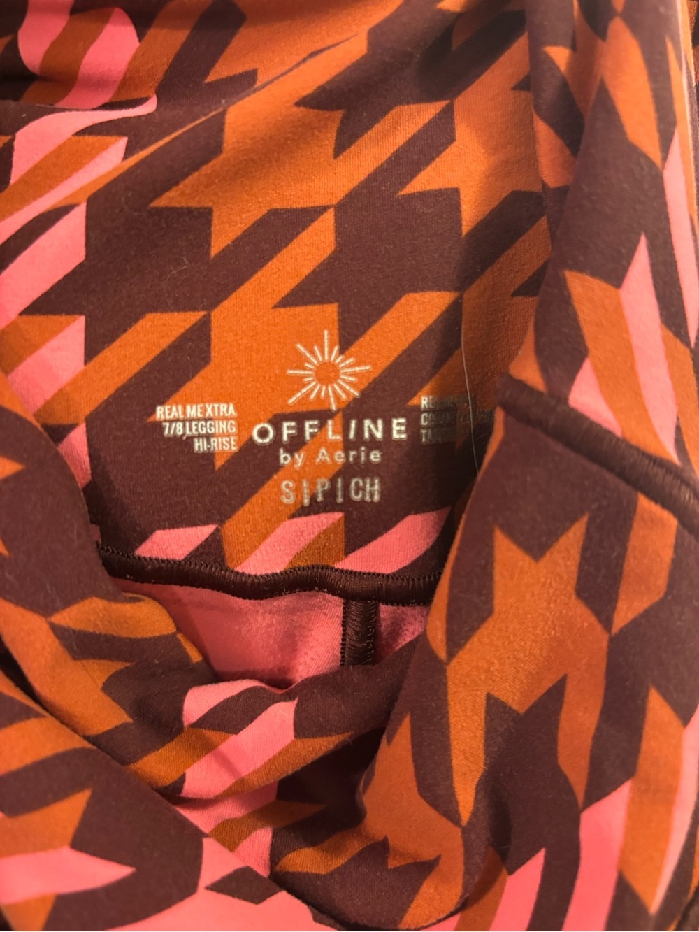 aerie Houndstooth legging and sports bra set in Pink & Brown - Picture 7 of 10